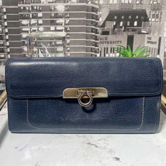 Authentic 💙 Ferragamo Long Wallet - Picture 4 of 17